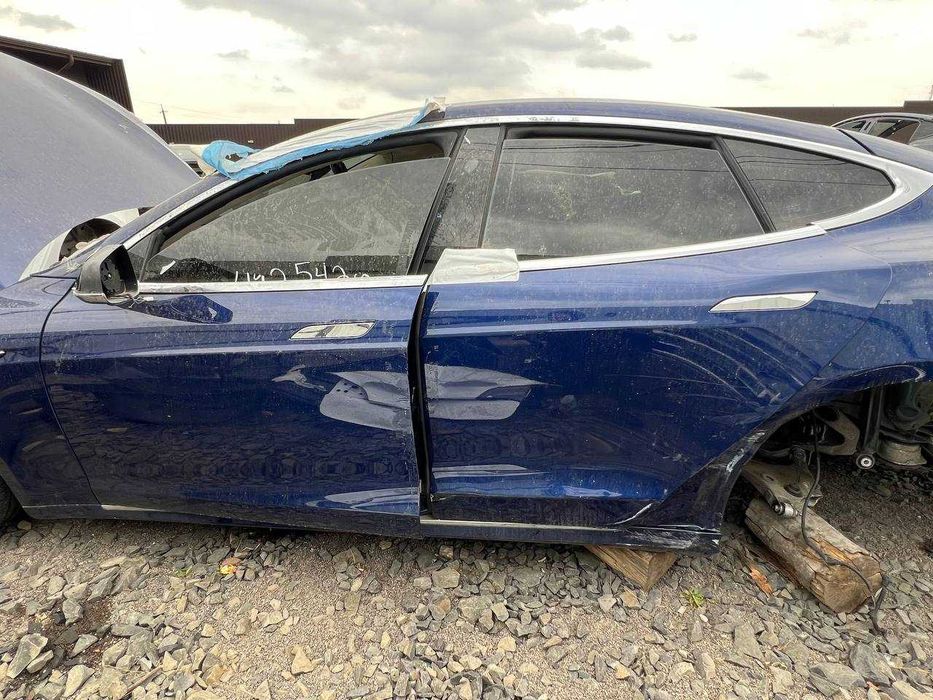 Крило крила Тесла Модел С Tesla Model S 2018-