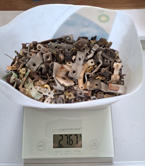 Styki odzysk srebra  2,7 kg złom komputerowy