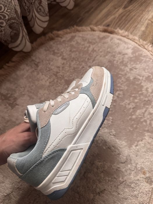 Кросівки 38-39 розмір