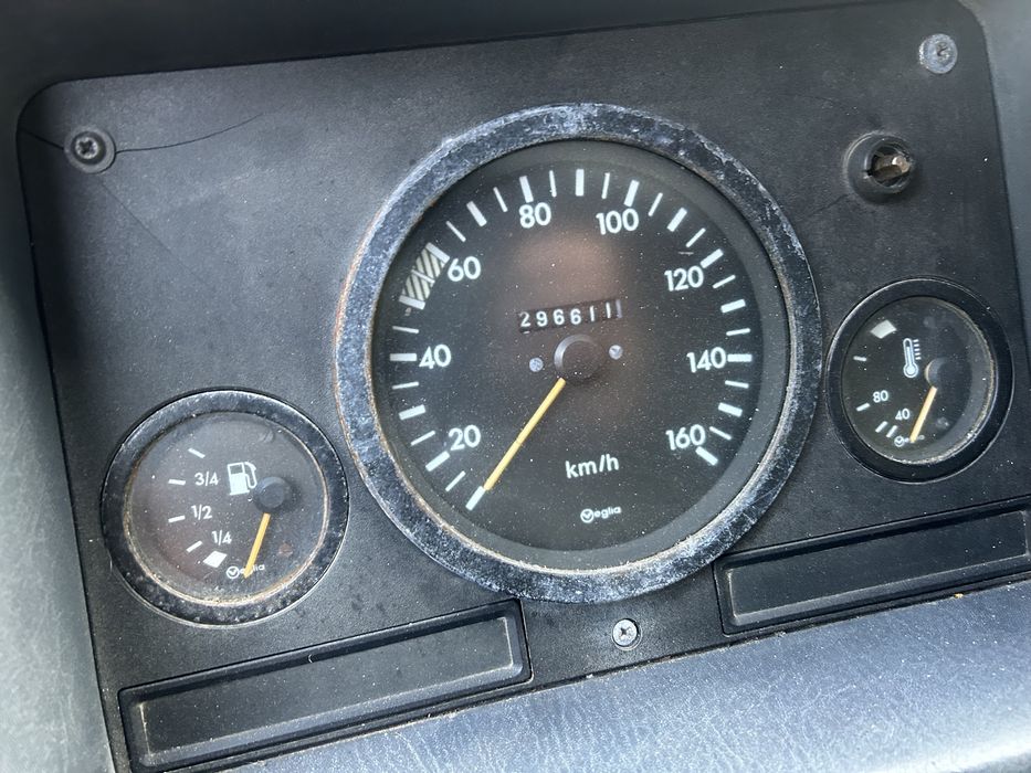 Mercedes 100 d 6 lugares