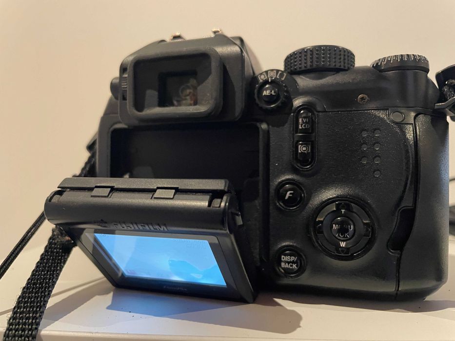 Fujifilm Finepix S9500 - Bom estado