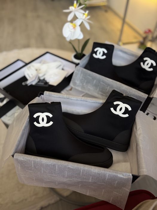 CHANEL / Жіночі черевики
