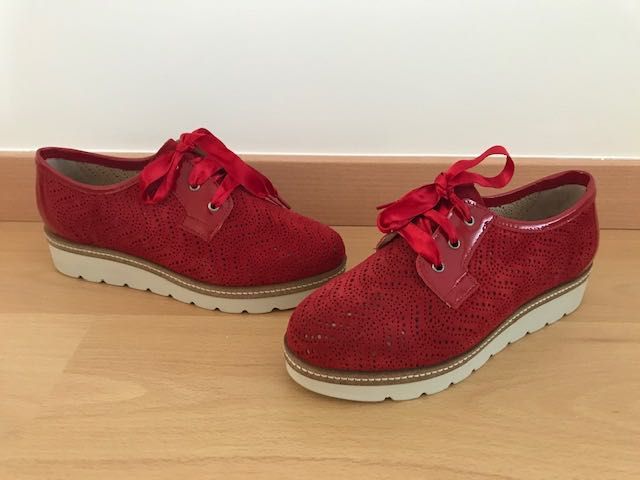 Sapatos NOVOS muito confortáveis Nº 39