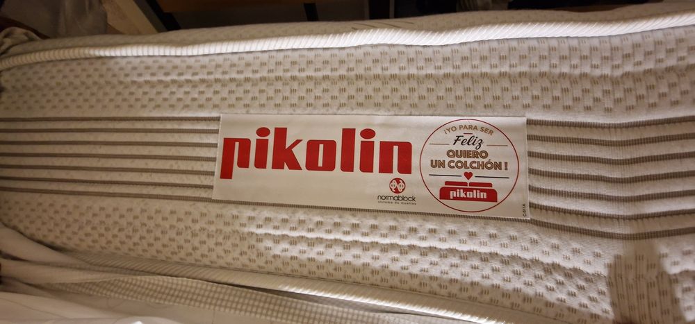 Mobília Beliani Florença - Cama + Mesinhas de Cabeceira + Colchão Piko