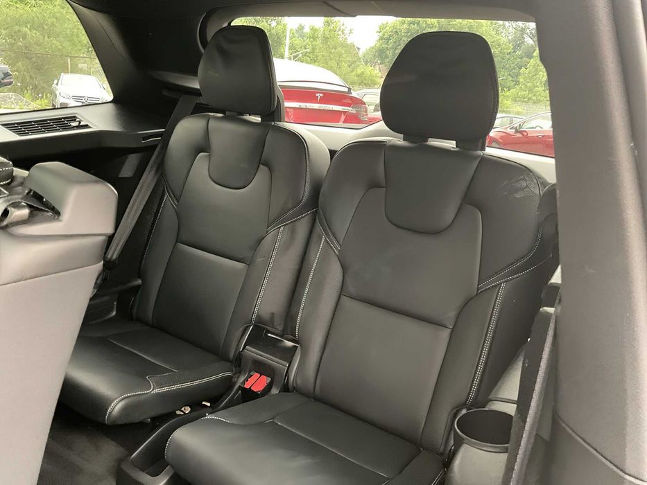 Volvo XC90 T5 Momentum      2019