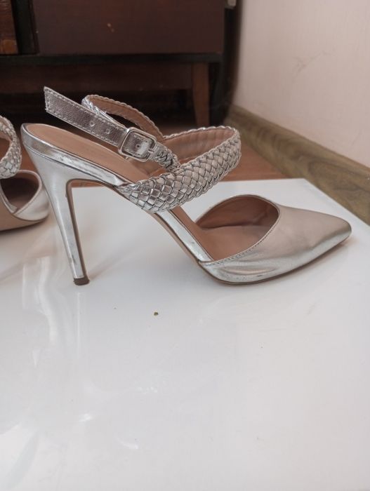 Срібні босоніжки для святкової події. 38, 38.5