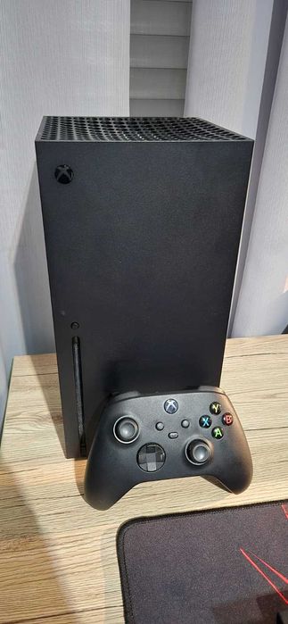 Xbox Series X (1TB) com Comando Wireless