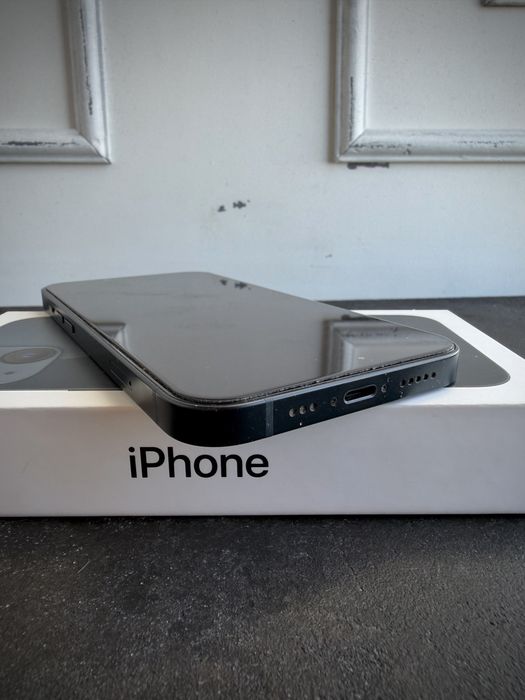 Продам iPhone 13