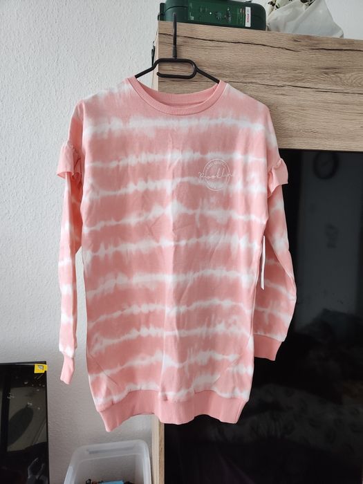 Nowa dłuższa bluza r.152