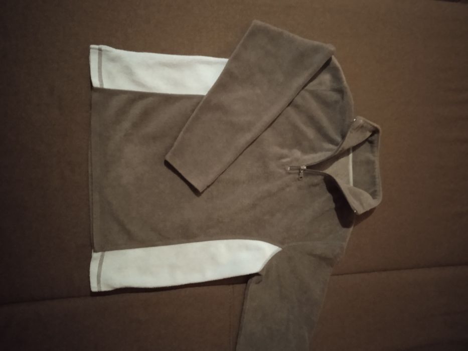 Кофта для дівчинки 44-46 розмір