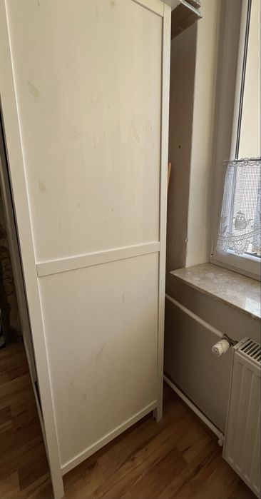 Szafa Ikea Hemnes z drzwiami przesuwnymi