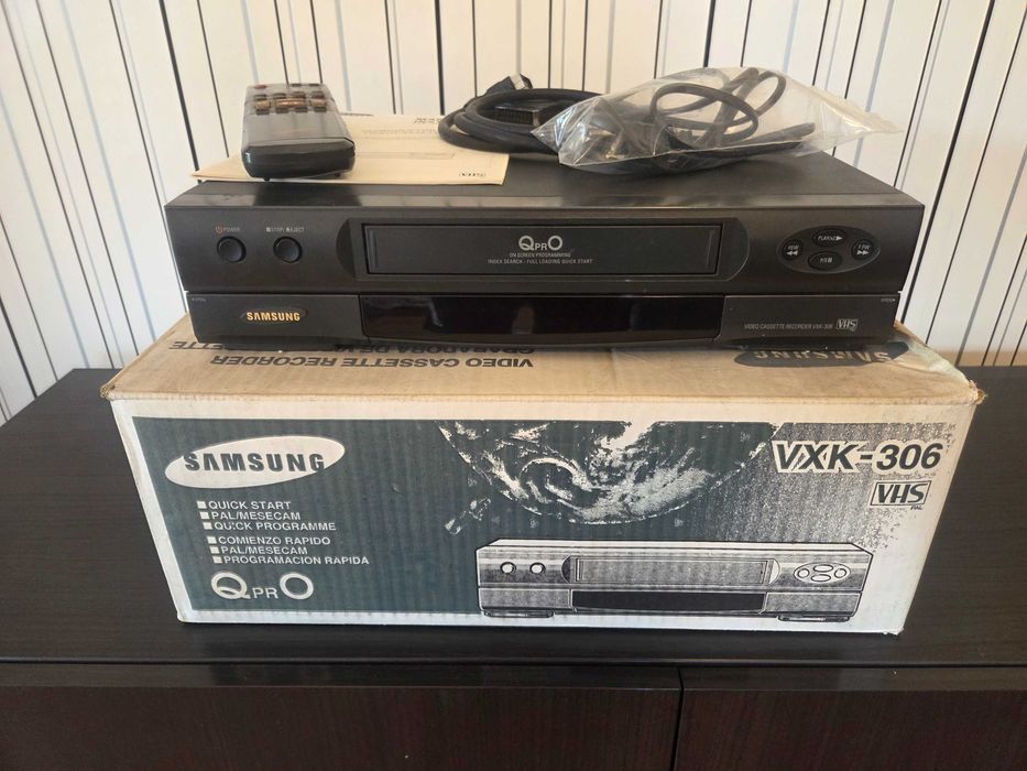 Vídeogravador VHS - Samsung QPRO VXK-306