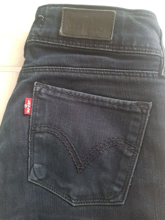 Sppdnie LEVIS czarne rurki. rozm S.