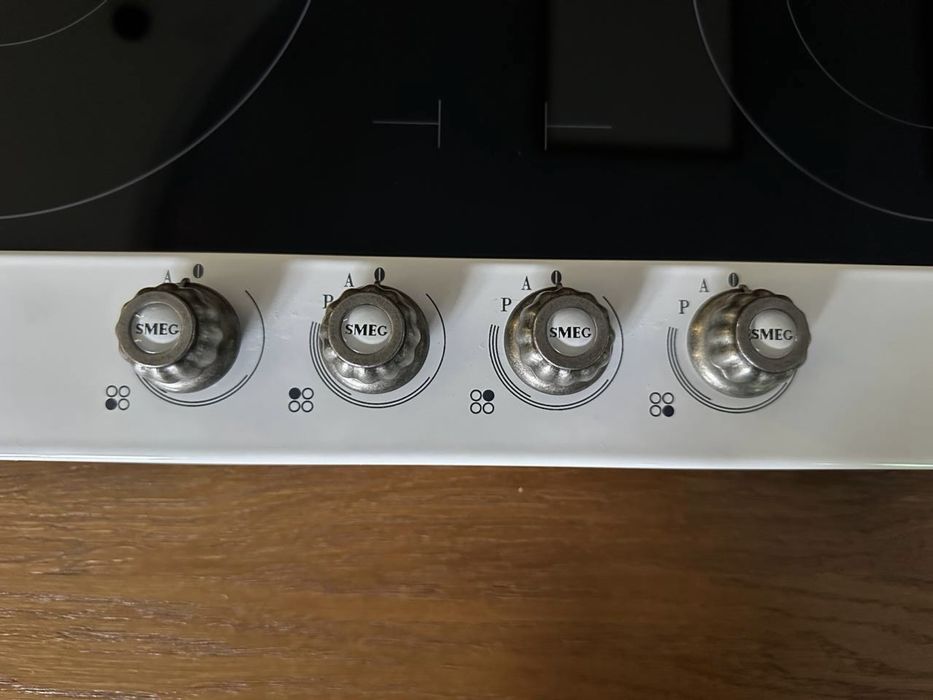Нова індукційна варильна поверхня Smeg