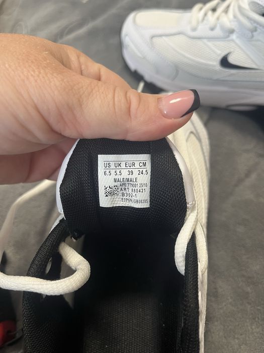 Продам  нові жіночі Nike