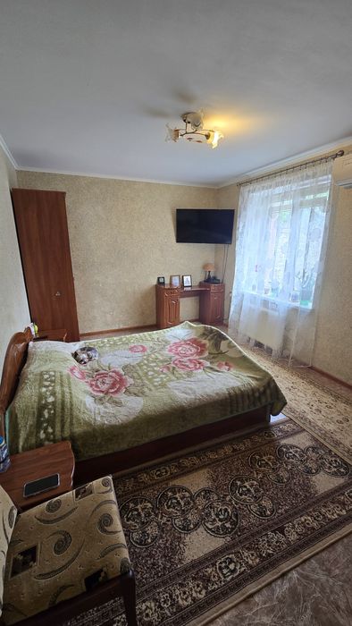 Продаж будинок з ремонтом для родини