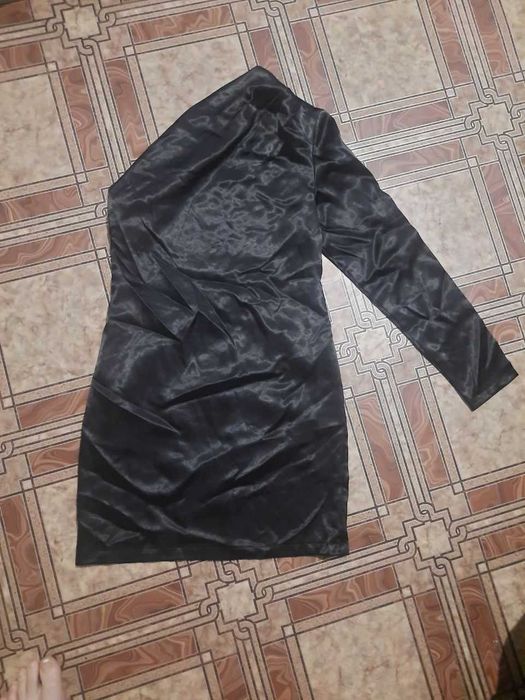 Красивое вечернее чёрное платье