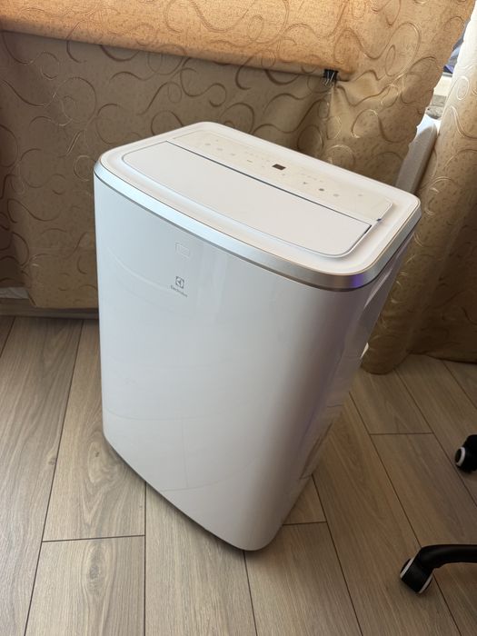 кондіціонер/обігрівач Electrolux Comfort 600 Portable Air Conditioner
