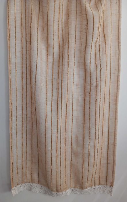 Cortina creme com renda