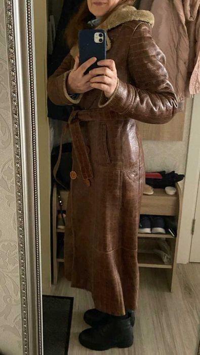 Натуральна шкіряна дублянка з капюшоном (довга- 115 см, р. S) Morreni.