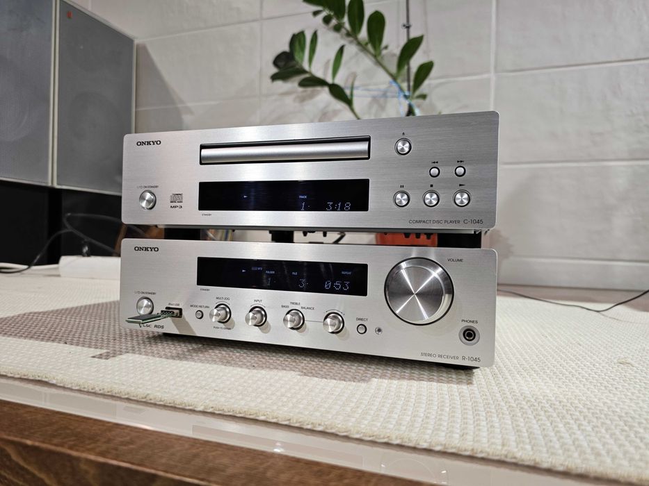 Cистема Onkyo PHA-1045 70 Вт/канал Burr-Brown 192 кГц/24-біт