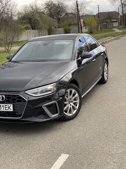 В продаже Audi A4 b9