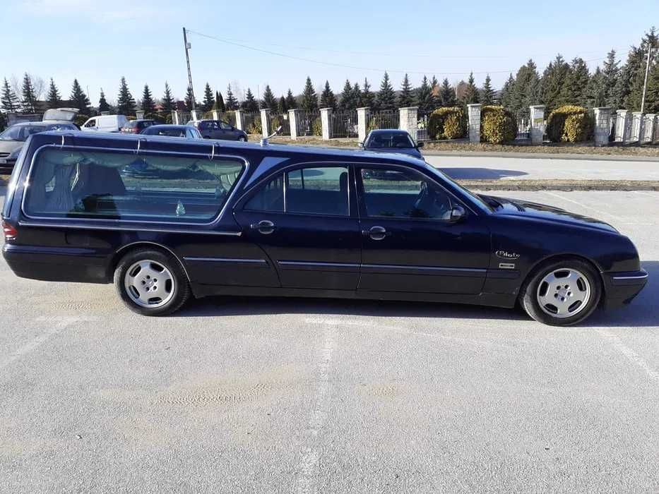 Mercedes-Benz E 270 КАТАФАЛК 2000