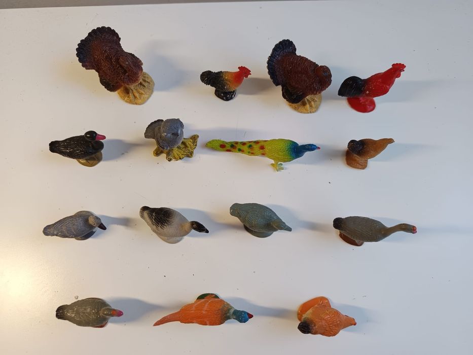15 bonecos em PVC aves