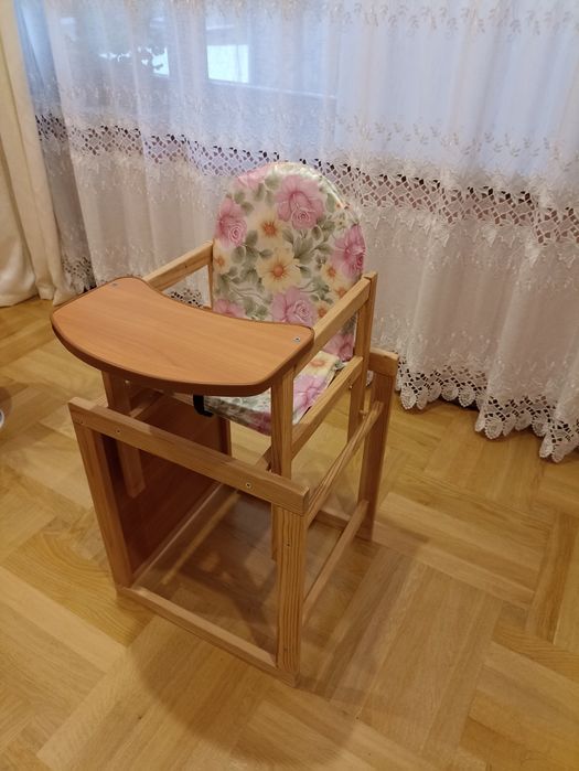 Стільчик для годування дерев'яний