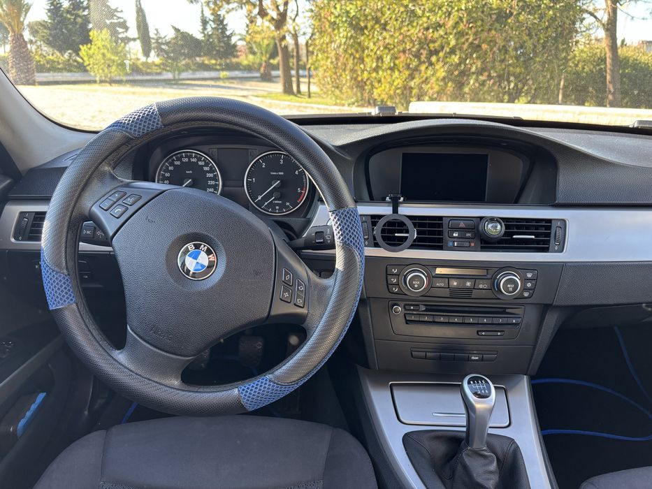 BMW 318d Touring 2008 – Económica, espaçosa e fiável