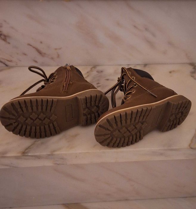 Botas criança pouco usadas