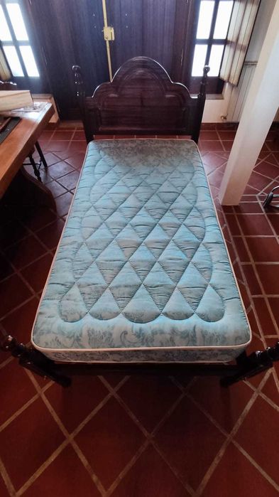 Vendo Cama Individual [mogno maciço]
