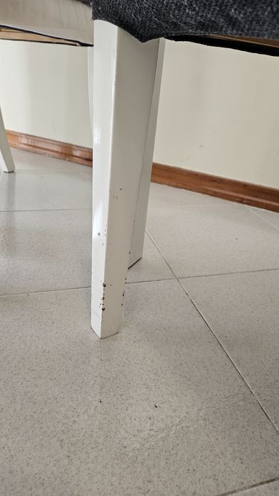 Mesa IKEA extensível até 2,20m + 6 cadeiras ikea.