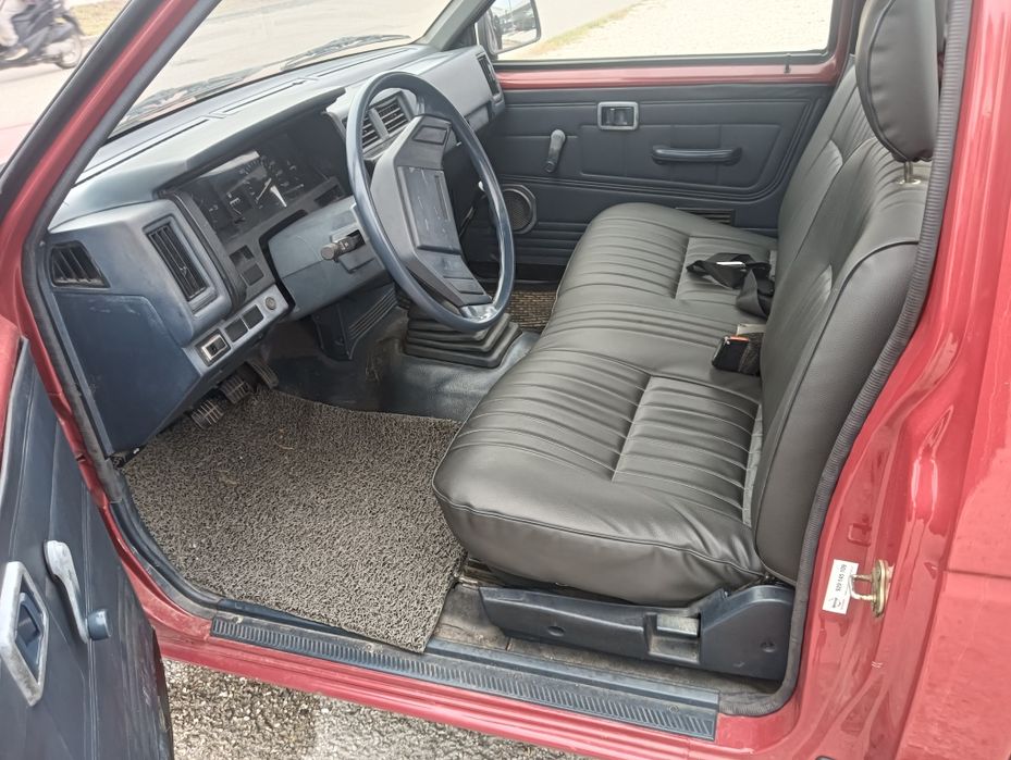 Nissan Pickup como nova