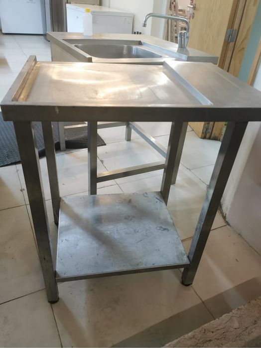 Bancada inox para tabuleiros