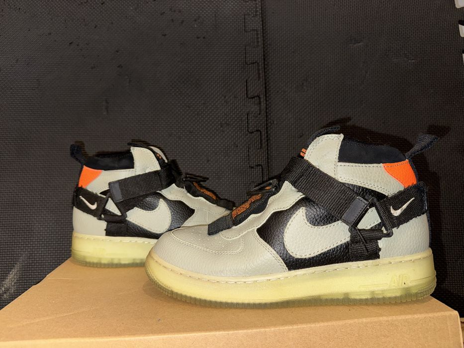 Кросівки чоловічі Nike Air Force 1 Utility Mid Spruc чорні бежеві 41р