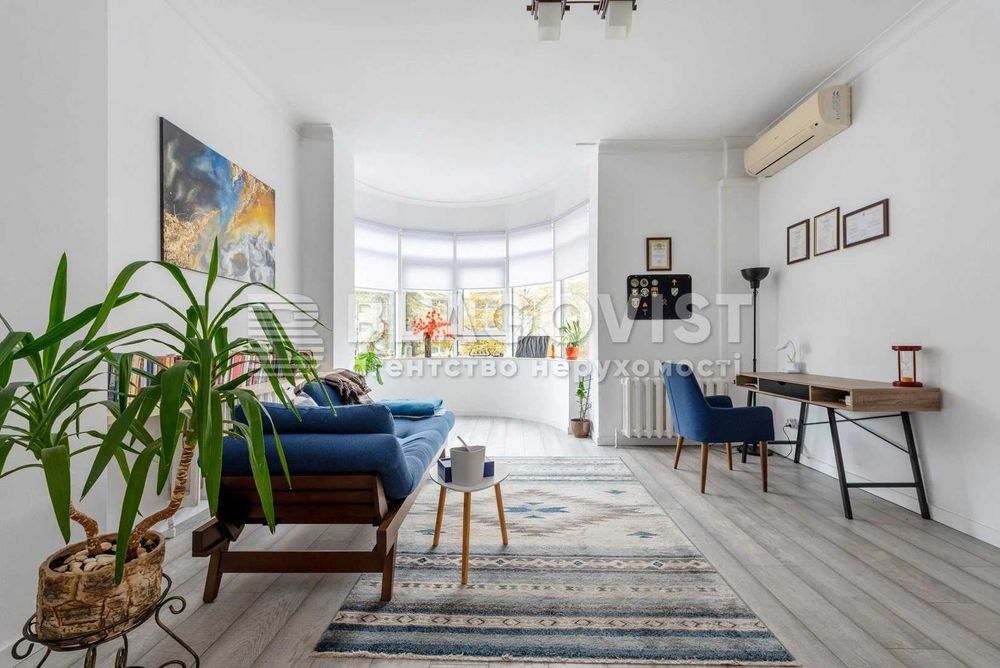 117м2 3 к квартира Князів Острозських Мирного Гусовського Резницька