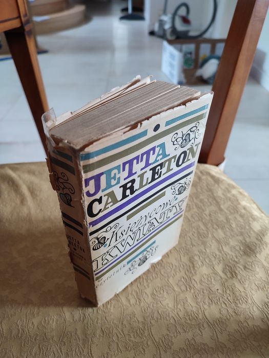 Księżycowe kwiaty - Jetta Carleton