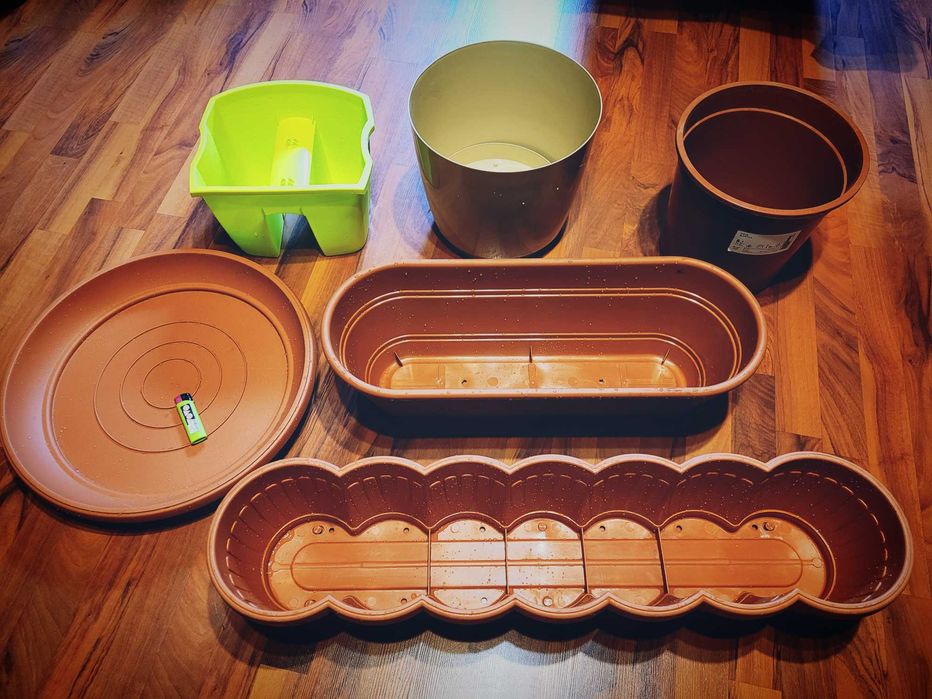 Zestaw doniczek / Набір квіткових горщиків для рослин