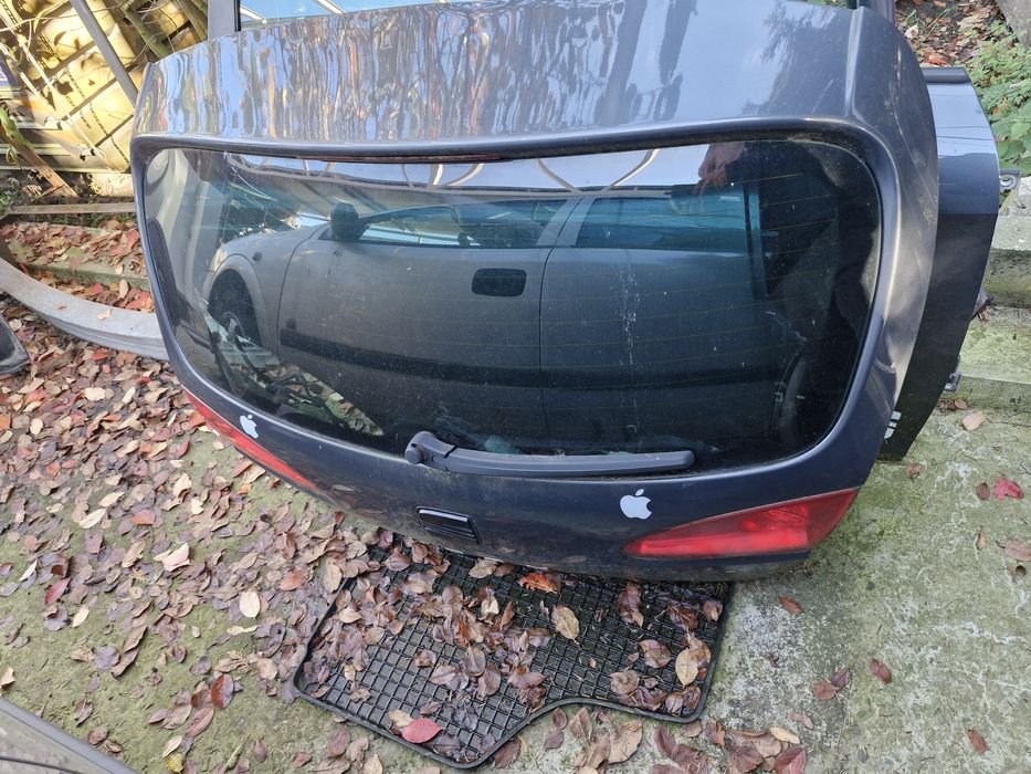 Klapa bagaznika Seat Leon 2 cześći Wysyłka