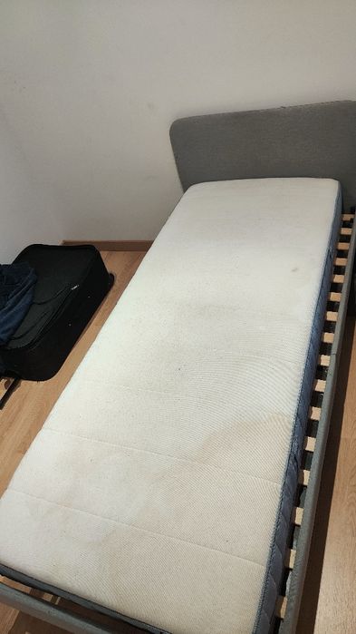 Cama individual usada