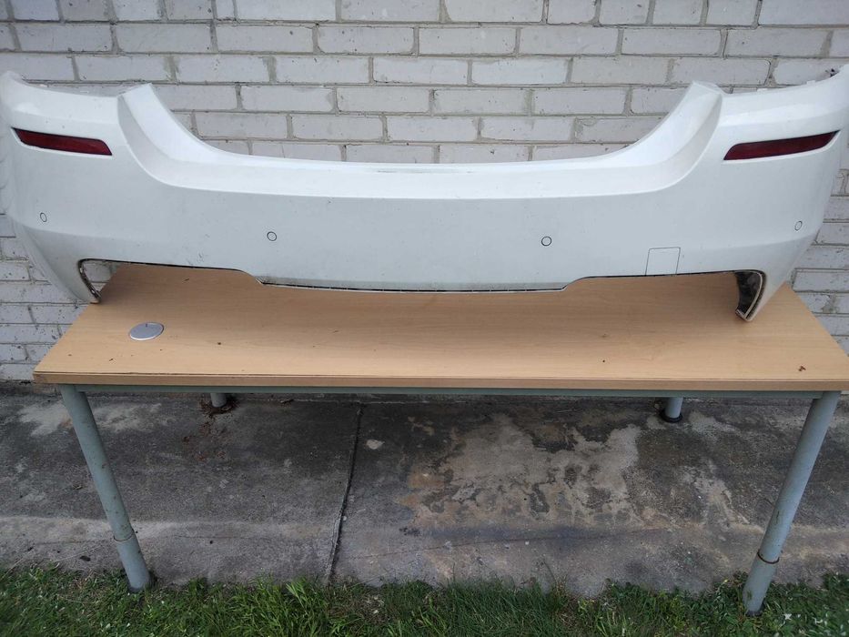 klapa tył BMW 5 F10 biała bagażnik