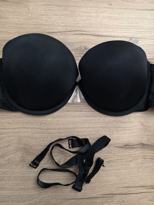 Biustonosz Przezroczyste Oraz Czarne Ramiączka 85D  Push Up