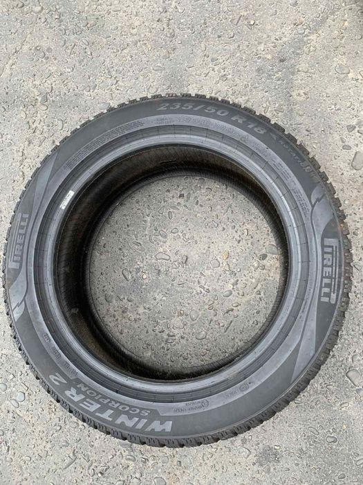 Шини  235/50 R18 Pirelli  зима 7-6,5мм