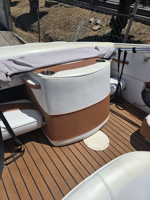 Crownline 176 BR (1998) – Totalmente Restaurada – Motor Reconstruído – Pronta a Navegar