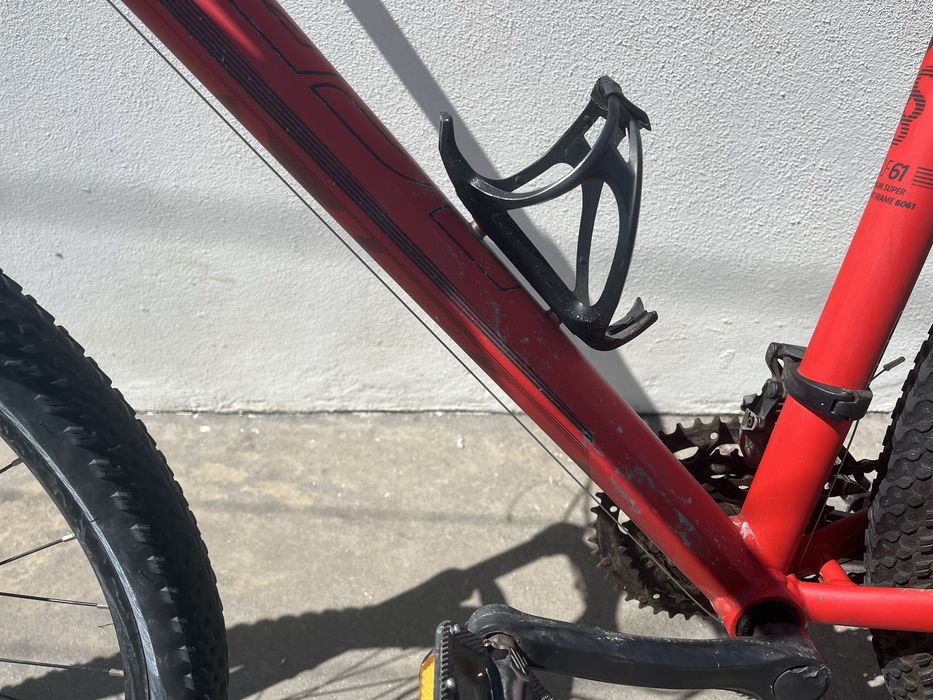 Bicicleta da berg na cor vermelha roda 27.5