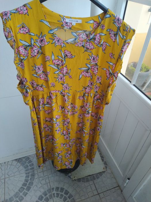 Vestido Amarelo Floral, fluido e elegante - #collectionIRL - Tam. 42 (XL)