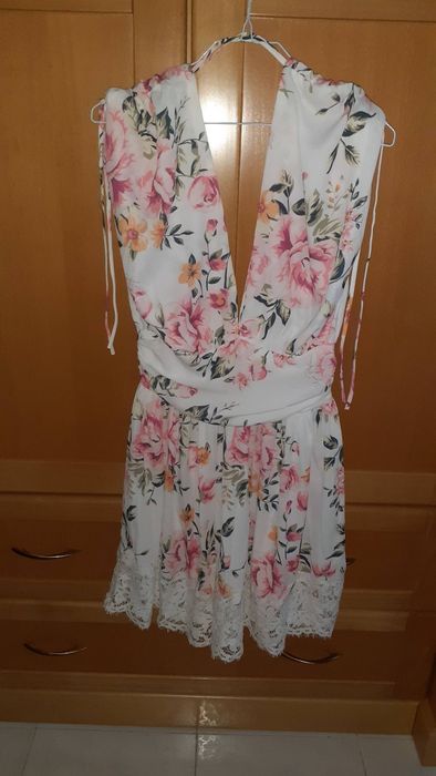 Vestido branco floral ( LANÇA PERFUME ) C/ Novo