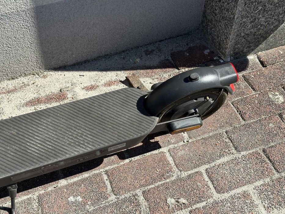 Hulajnoga XIAOMI ELECTRIC SCOOTER 5 ładowarka