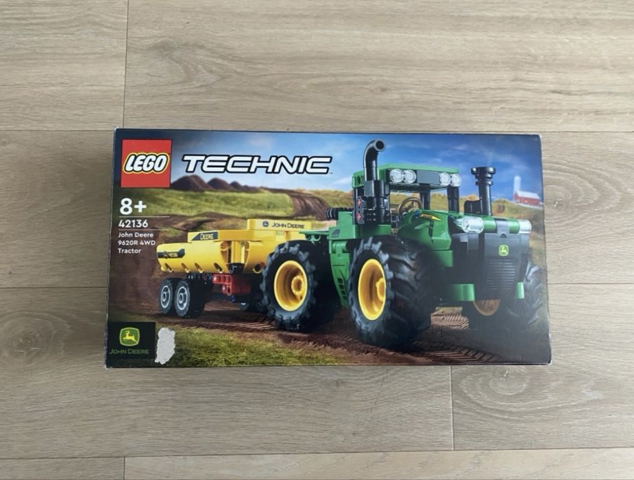 Lego Technic 42136 John Deree Tractor
